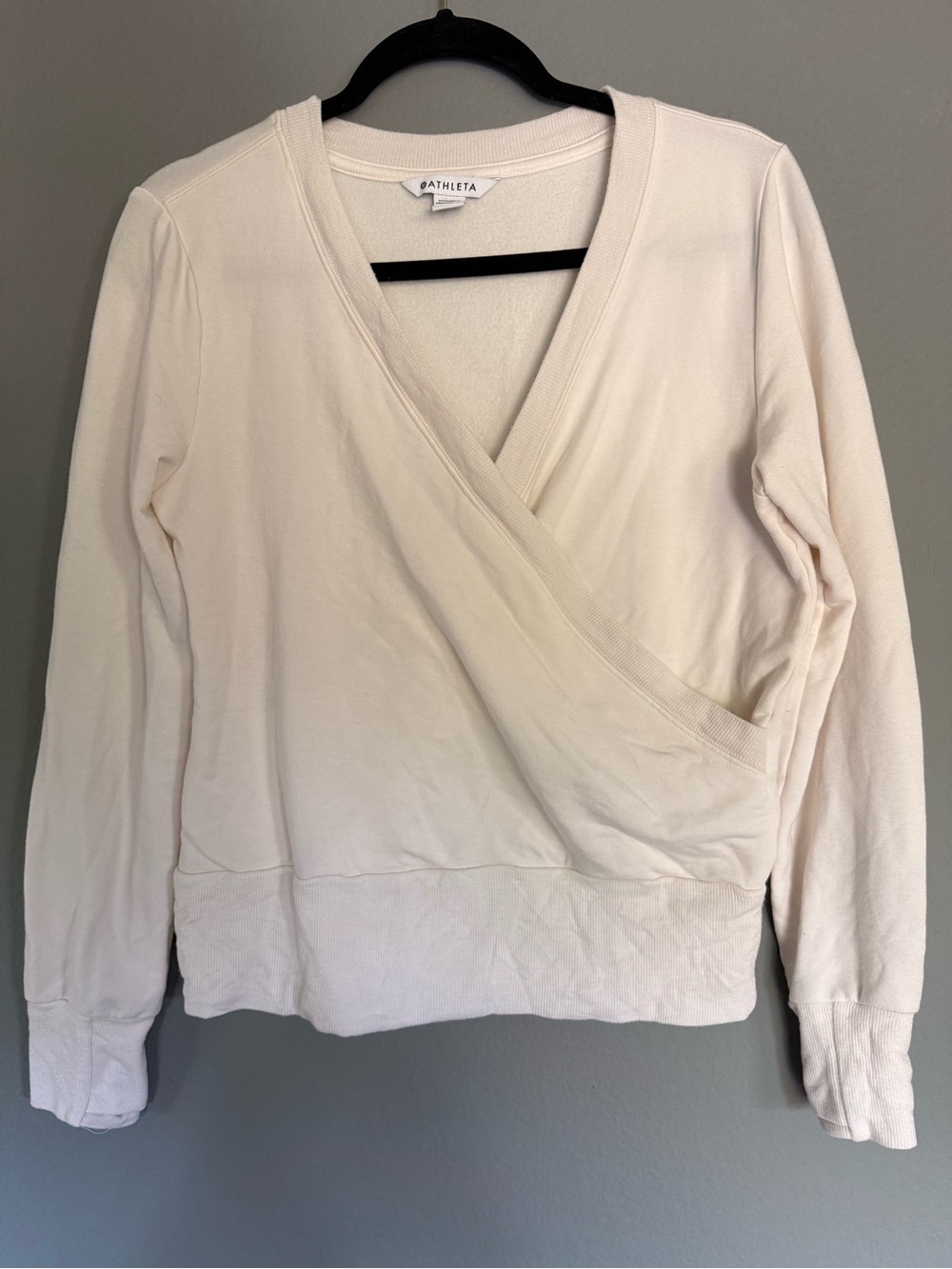 Athleta Cream Crossover Wrap Pullover fleece Sweatshirt size medium 🤍🤍🤍